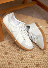 Harper Sneakers