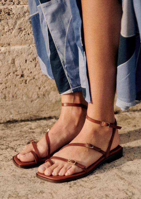 Amelia low sandals