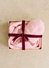 Gift set: Hat and scarf