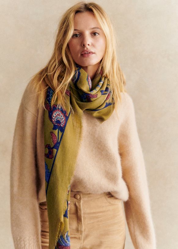 Pio Scarf