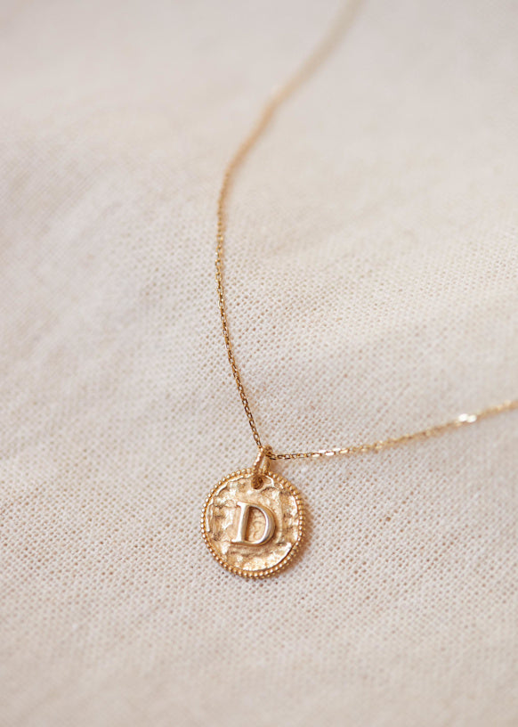 Sara Pendant - 9-carat gold - Letters A to H