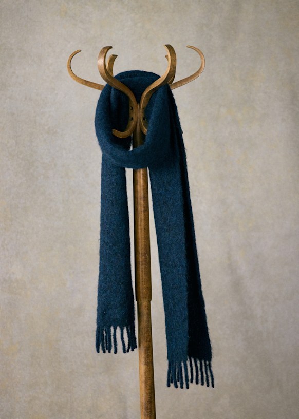 Brock Scarve