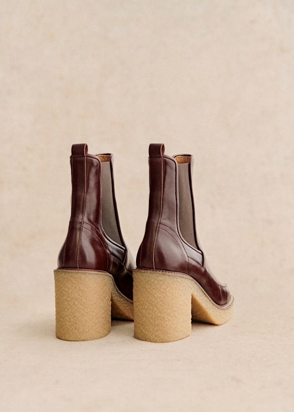 Marika Boots