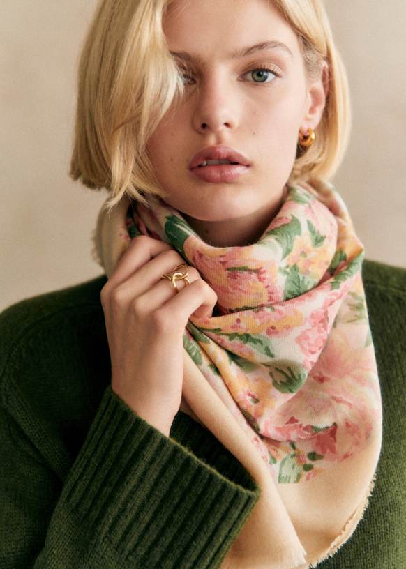 Pio Scarf