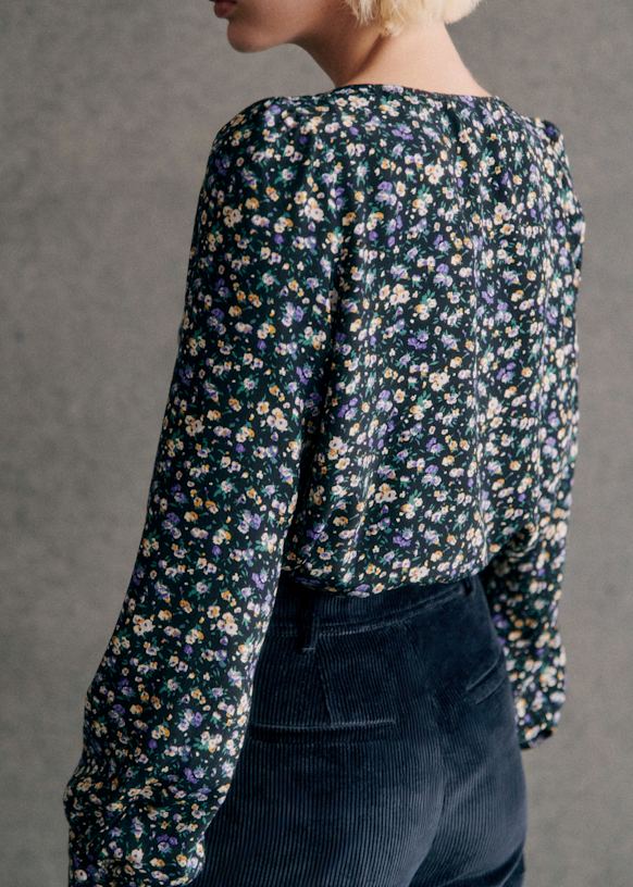 Gaya Blouse