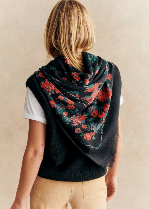 Pio Scarf