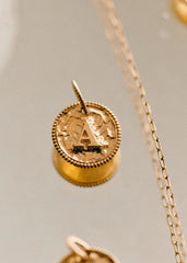 Sara Pendant - 9-carat gold - Letters A to H