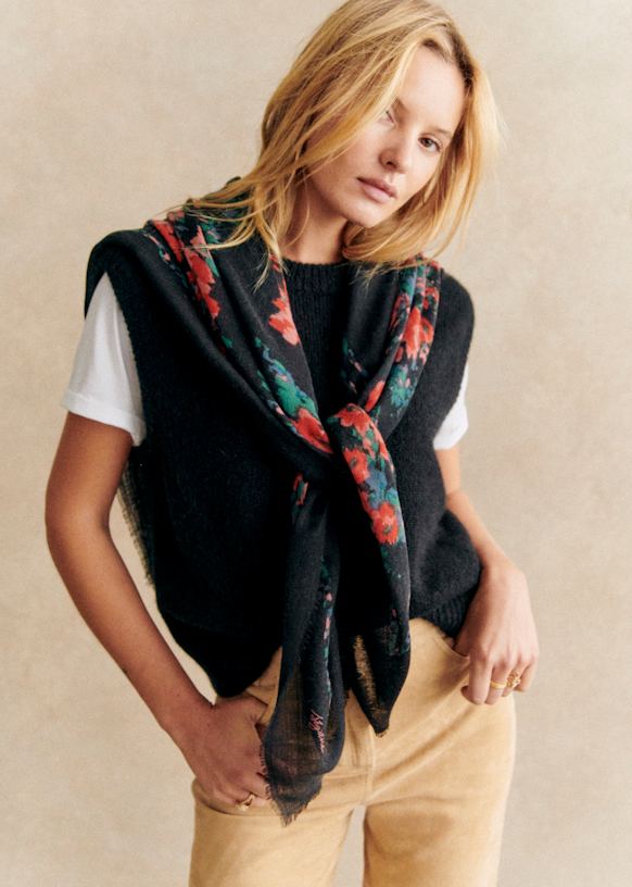 Pio Scarf