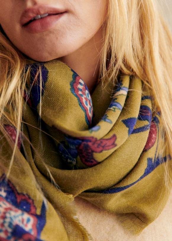 Pio Scarf